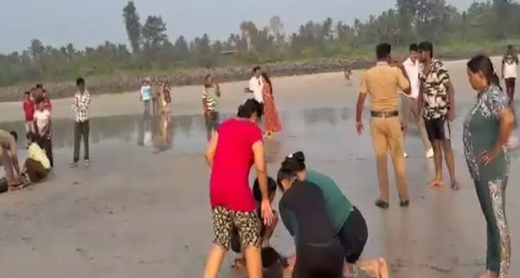 समुद्र में डूबने से पुणे के 8 छात्रों की मौत, कोचिंग क्लास से आए थे पिकनिक मनाने