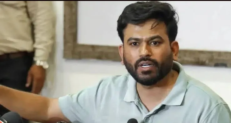 अभिजीत दीपके का INDI गठबंधन को समर्थन, CEC ज्ञानेश कुमार के इस्तीफे की मांग तेज!