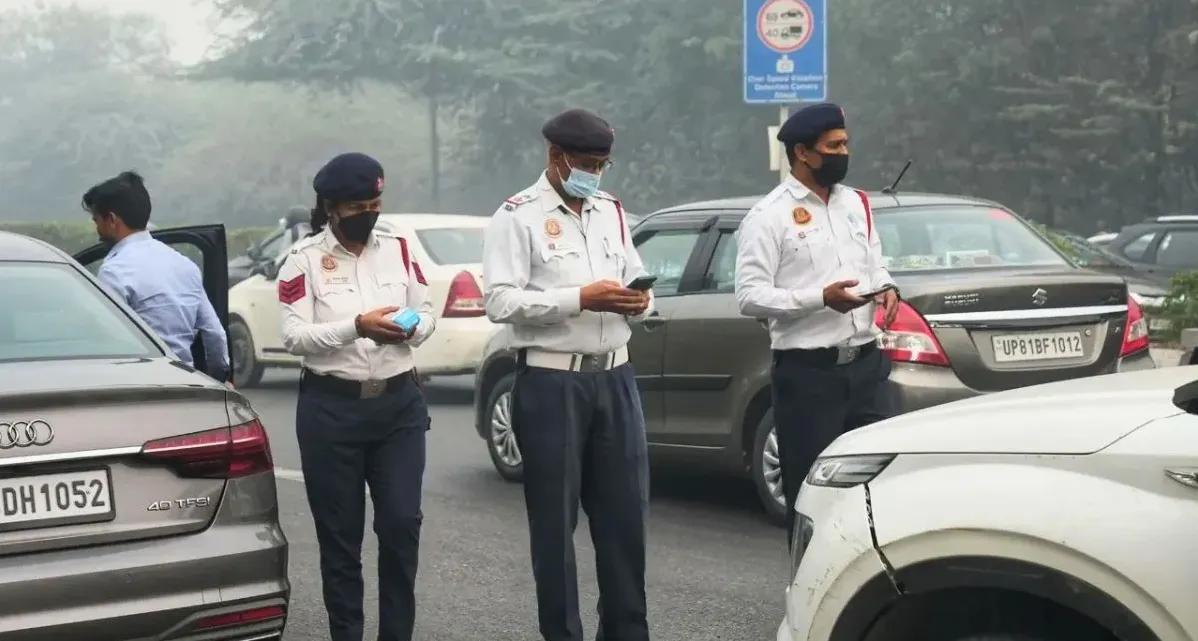 दिल्ली में 1 नवंबर से बदले नियम: सिर्फ इन वाहनों की होगी एंट्री, पुलिस ने जारी की सख्त एडवाइजरी