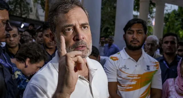 राहुल गांधी का प्रदर्शनकारी छात्रों को समर्थन, Gen-Z से सड़कों पर उतरने की अपील