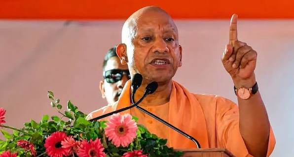 2027 का सियासी चक्रव्यूह: यूपी में 'महिला वोट बैंक' पर योगी सरकार का बड़ा दांव, सौगातों की बौछार