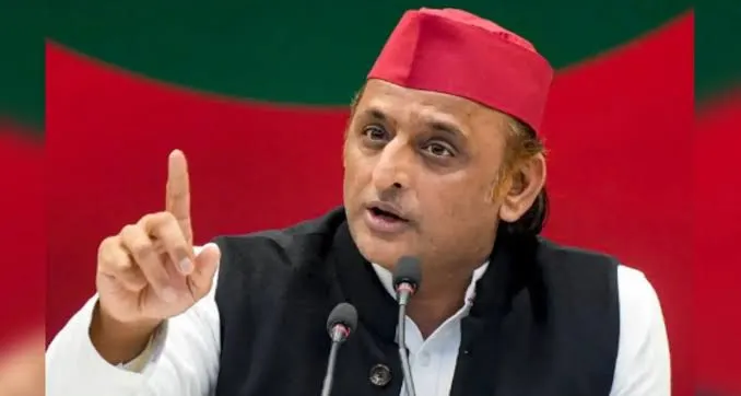 "मंदिर वाली श्रद्धा से खिलवाड़..." - अखिलेश यादव का बीजेपी सरकार पर तीखा हमला