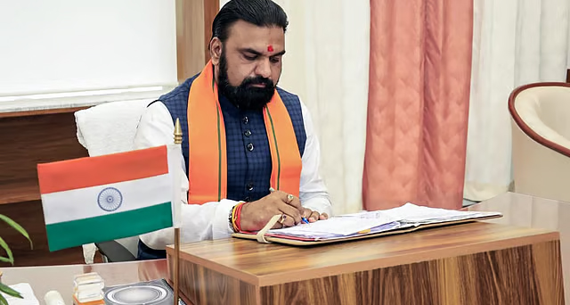 बाढ़ के संकट बीच सेहत पर बड़ा खतरा: बिहार में मिलीं 'रहस्यमयी' मछलियां, सरकार ने जारी की एड्वाइजरी