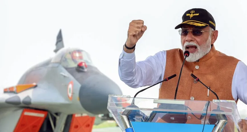 वायुसेना दिवस 2026: पीएम मोदी ने की एयरफोर्स के पराक्रम की सराहना, कहा-'डेटा और ड्रोन से दुश्मन को पछाड़ रही हमारी सेना'