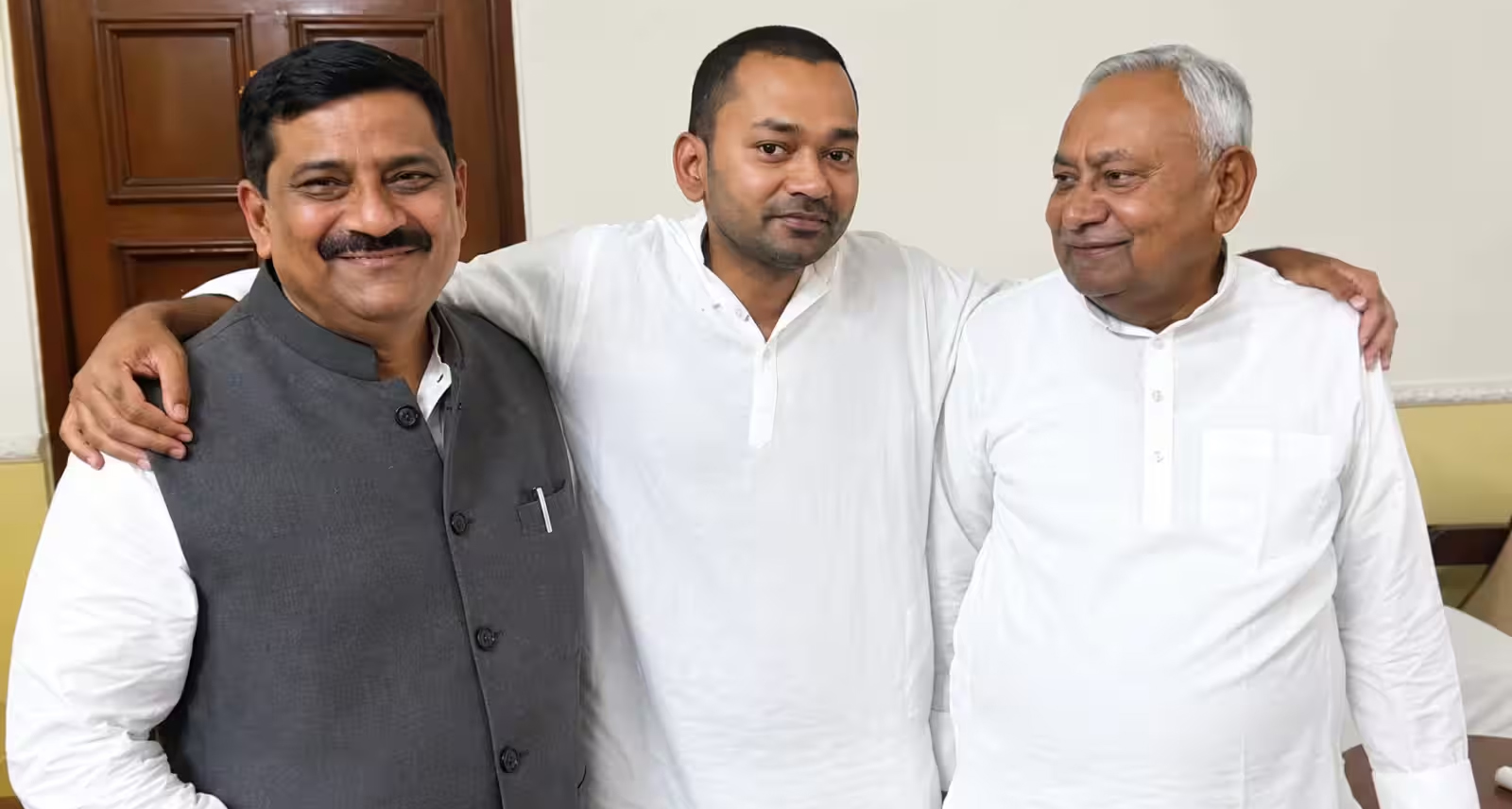 बिहार की सियासत में 'निशांत' का उदय: JDU बैठक में गहराया अंदरूनी घमासान 