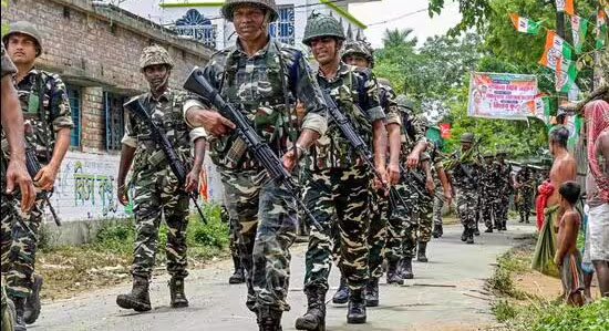 बंगाल चुनाव: अब 'थर्ड आई' की निगरानी में होंगे केंद्रीय बल, चुनाव आयोग ने पहली बार उठाया यह सख्त कदम