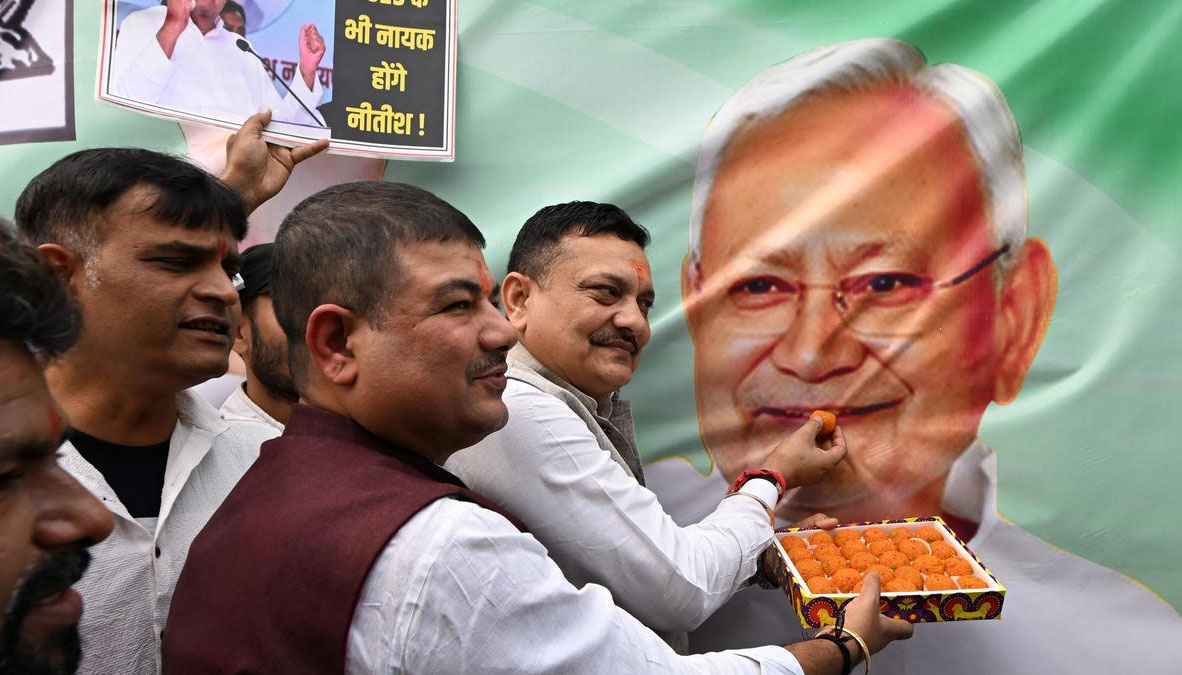 बिहार राज्यसभा चुनाव 2026: NDA की 5-0 से 'क्लीन स्वीप'; महागठबंधन में बड़ी सेंधमारी से बदला समीकरण