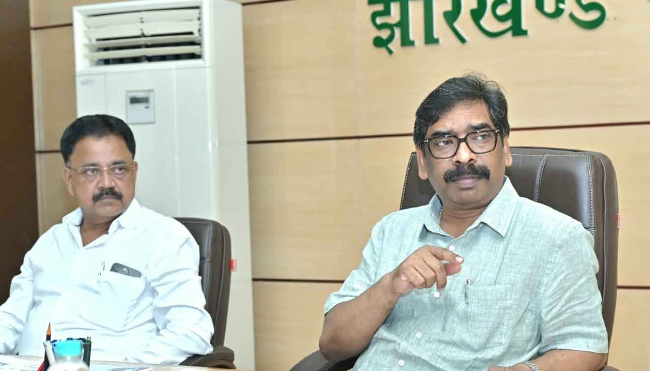 झारखंड में शिक्षा क्रांति: 15 दिनों में सक्रिय होगा विश्वविद्यालय सेवा आयोग, 'माइनिंग से माइंड' की ओर बढ़ेंगे कदम