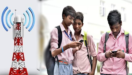 15-29 वर्ष के 94.3% युवा इंटरनेट से जुड़े, 97% भारतीय युवा चला रहे मोबाइल, बेरोजगारी दर में गिरावट; पर स्किलिंग और साइबर सुरक्षा बनी चुनौती