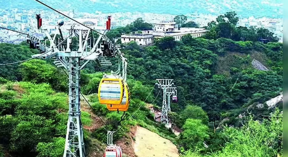 माता वैष्णो देवी रोपवे पर रार: कटरा में 'सांकेतिक बंद', 4.5 लाख लोगों की आजीविका पर संकट का दावा