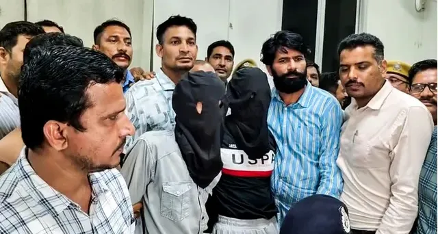 टाइगर श्रॉफ की कार पर फायरिंग: नेपाल भागने की फिराक में थे शूटर, राजस्थान के कोटा से तीन गिरफ्तार