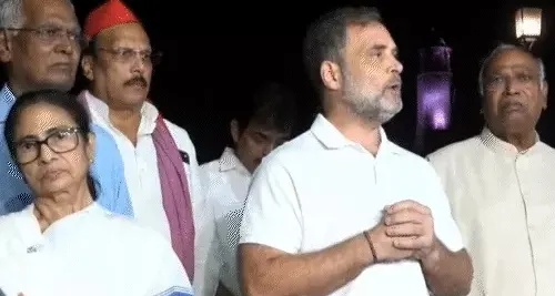 राष्ट्रपति से मिले विपक्षी नेता, राहुल गांधी का बड़ा दावा-"वोट चोरी के तथ्य को राष्ट्रपति ने नहीं किया खारिज"