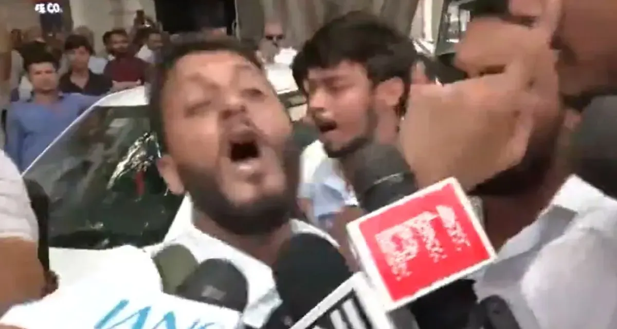 कनॉट प्लेस में हंगामा: पीएम मोदी के प्रशंसक को प्रदर्शनकारियों ने घेरा, मारपीट और धक्का-मुक्की