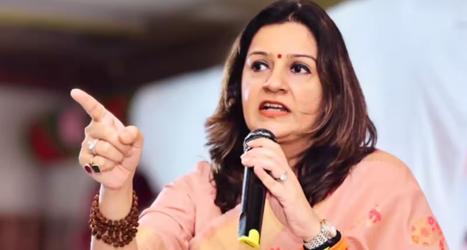 CEC ज्ञानेश कुमार तुरंत दें इस्तीफा": Form-6 विवाद पर CJI सूर्यकांत की टिप्पणी के बाद प्रियंका चतुर्वेदी का तीखा हमला
