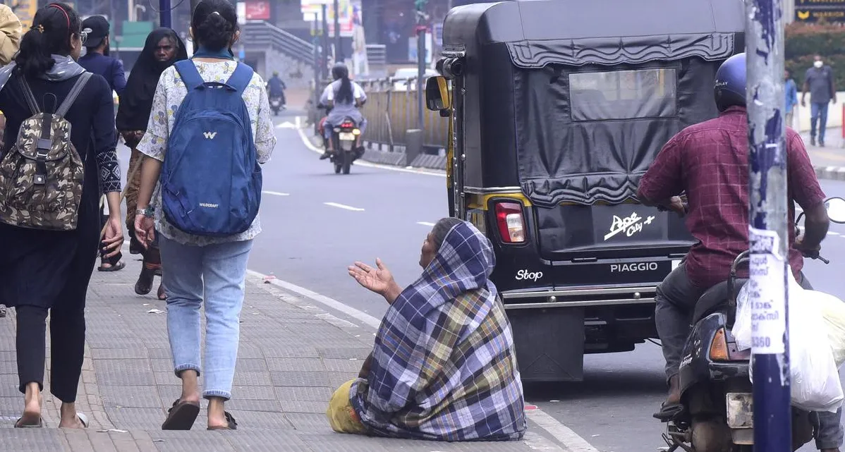भारत में भिक्षावृत्ति उन्मूलन: 'स्माइल योजना' के तहत अब तक 45,000 से अधिक लोगों की पहचान, जानिए क्या है जमीनी हकीकत