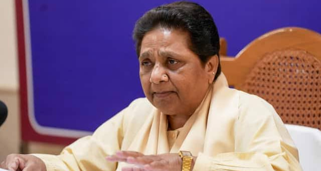 बसपा में युवाओं और 'जेन-जी' को मिलेगी कमान, परिवारवाद पर मायावती का सख्त रुख: आनंद कुमार के बेटों को एंट्री नहीं