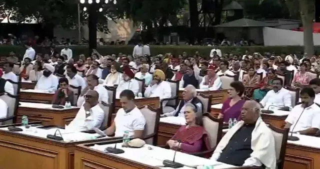 मुख्य चुनाव आयुक्त के खिलाफ इंडी गठबंधन का 'जन महाभियोग': लोकतंत्र की रक्षा के लिए विपक्ष की हुंकार